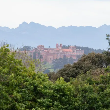 Atico Con Piscina Junto A Comillas Y Playa De Oyambre * Liandres