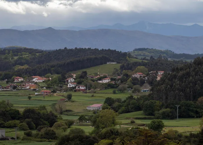Atico Con Piscina Junto A Comillas Y Playa De Oyambre * Liandres