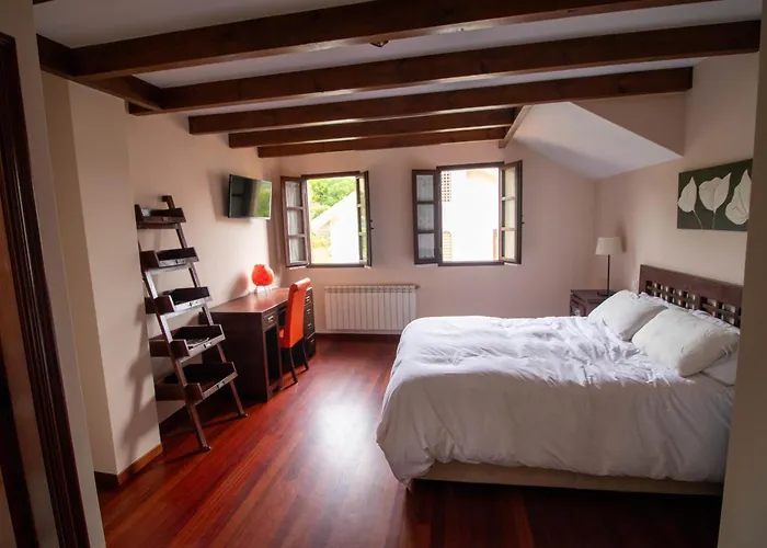 Atico Con Piscina Junto A Comillas Y Playa De Oyambre Liandres