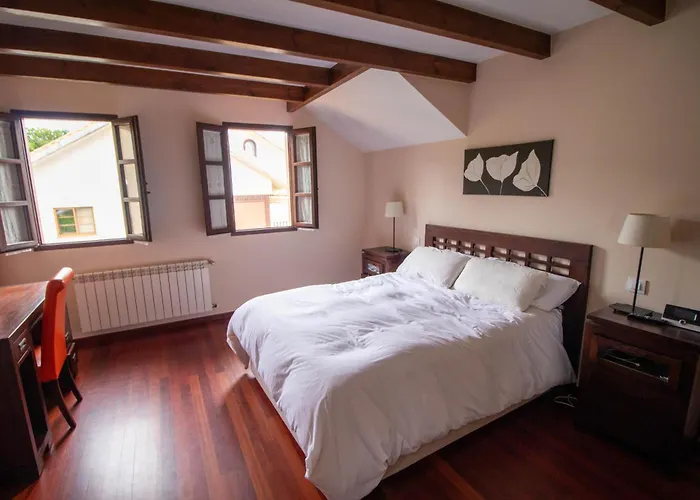 Atico Con Piscina Junto A Comillas Y Playa De Oyambre * Liandres