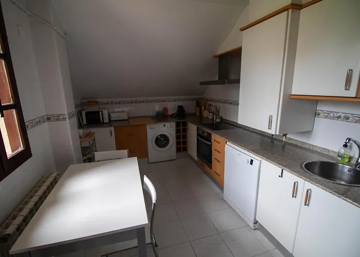 Atico Con Piscina Junto A Comillas Y Playa De Oyambre Apartament