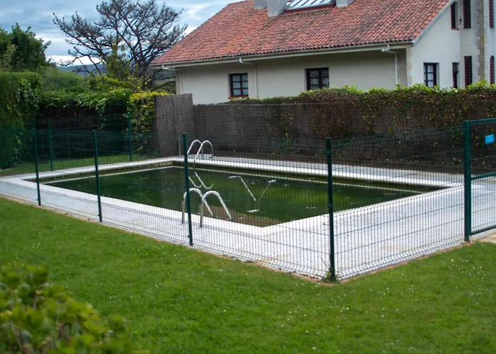 Atico Con Piscina Junto A Comillas Y Playa De Oyambre Apartament