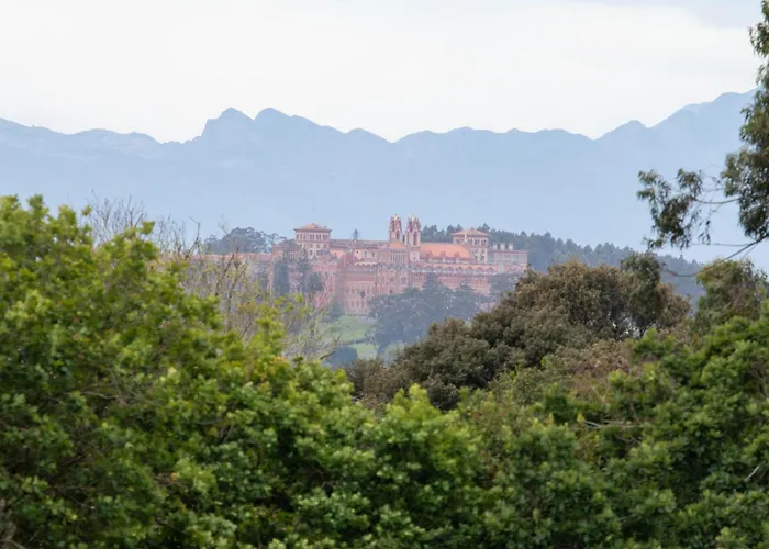 Atico Con Piscina Junto A Comillas Y Playa De Oyambre * Liandres